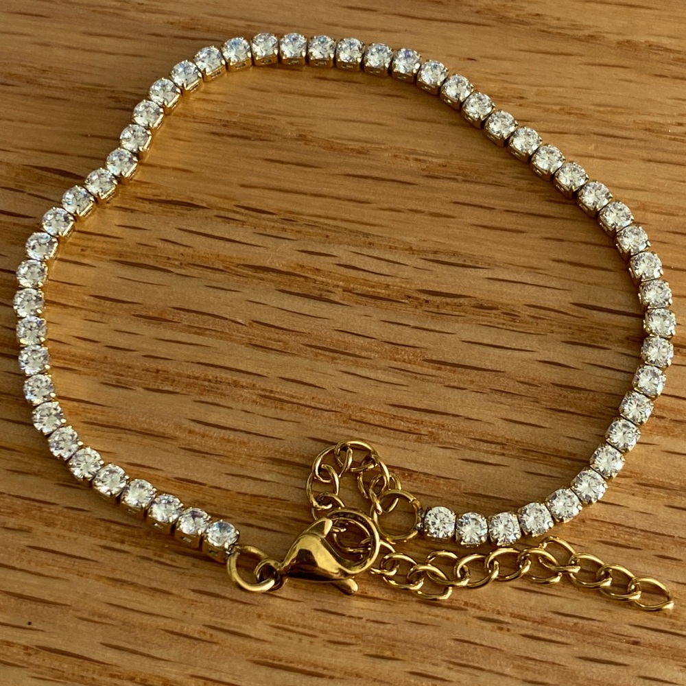 Tini lux gold diamond tennis bracelet - box and dust bag included